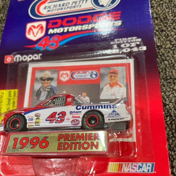 1996 Richard Petty Motorsports Dodge Ram Car NWT - Picture 2 of 5